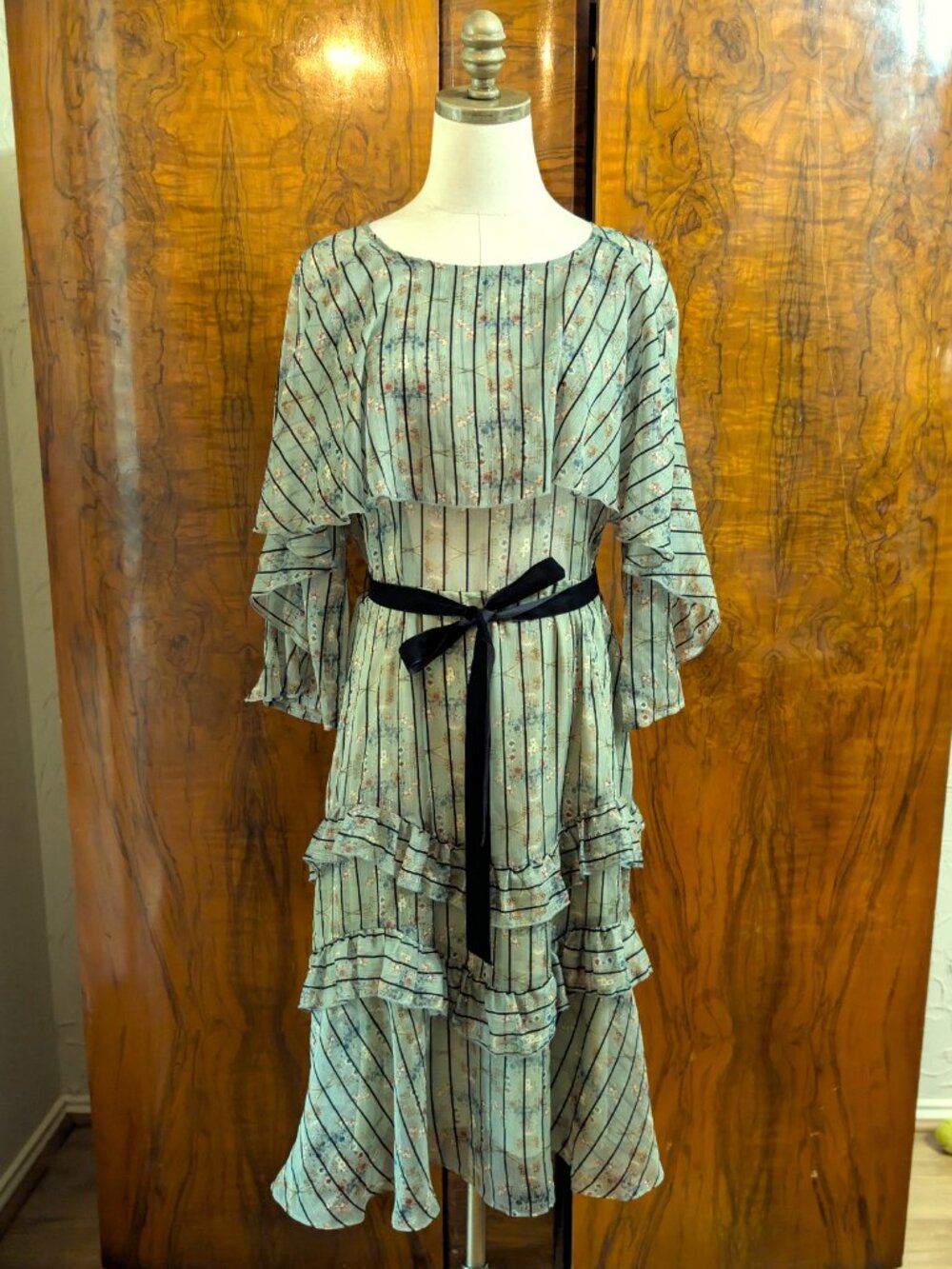 Eva Franco Romantic Floral Striped Chiffon Flounce Tiered Ruffle Midi Dress 10